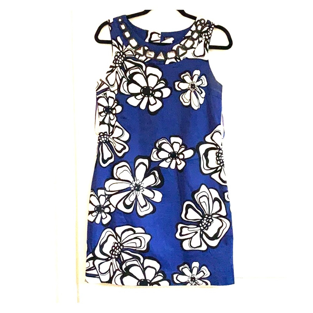 Beautiful any occasion flower dress!!